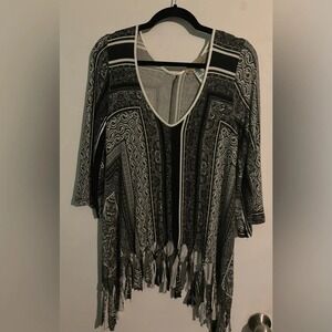 Anthropologie Language Womens Sm Made in USA V-Neck 3/4 Sleeve Shark HemT op